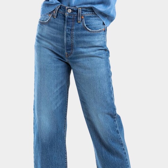 NWT Levi’s Ribcage Straight Ankle Jeans - Picture 2 of 5